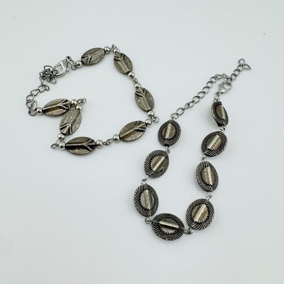 Vintage Two Southwestern Silver Tone Wave Bracelets Boho Chic Rustic Charm - Picture 2 of 8